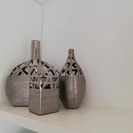 Pearl House 阿威罗