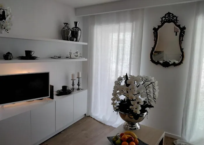 Pearl House *